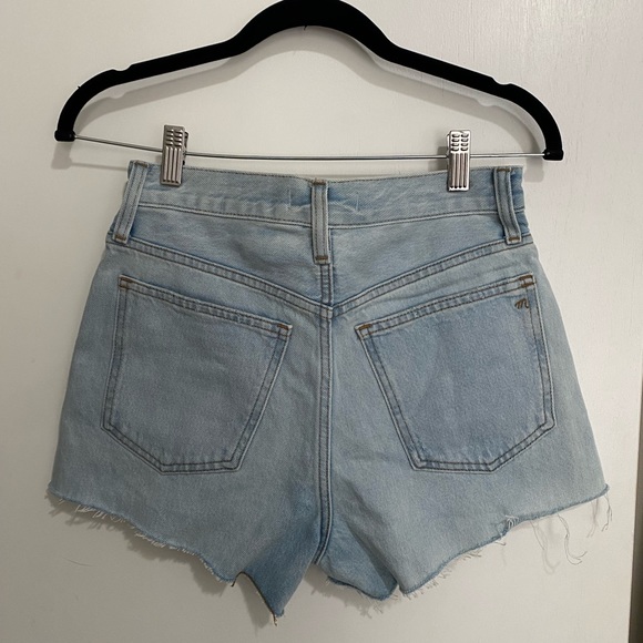 Madewell Relaxed Denim Shorts in Essen Wash - Picture 5 of 12